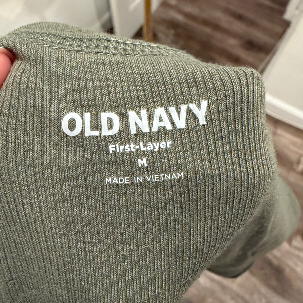 Old Navy Sage Green Women's Tank Top - Picture 3 of 3